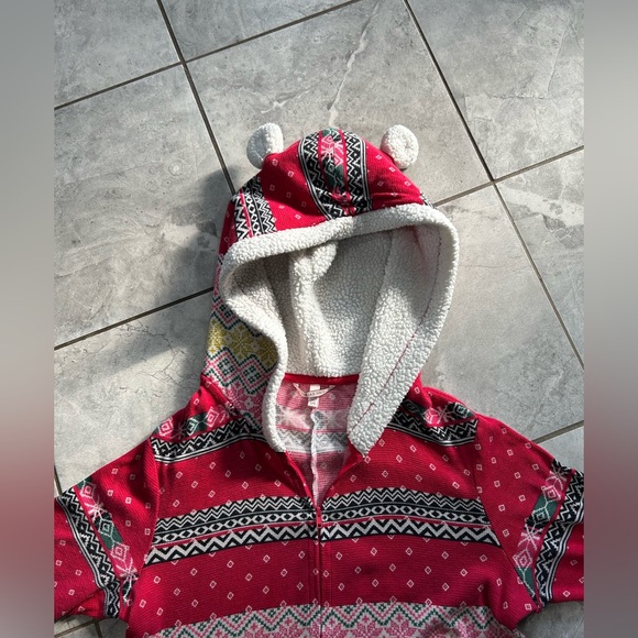 Absolutely adorable rhtf size large but fits a xl easy its super stretchy - Picture 4 of 5